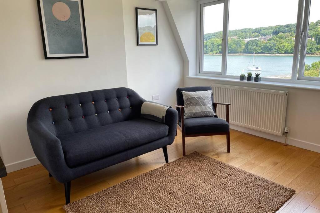Apartment with stunning views of Menai Strait., Menai Bridge