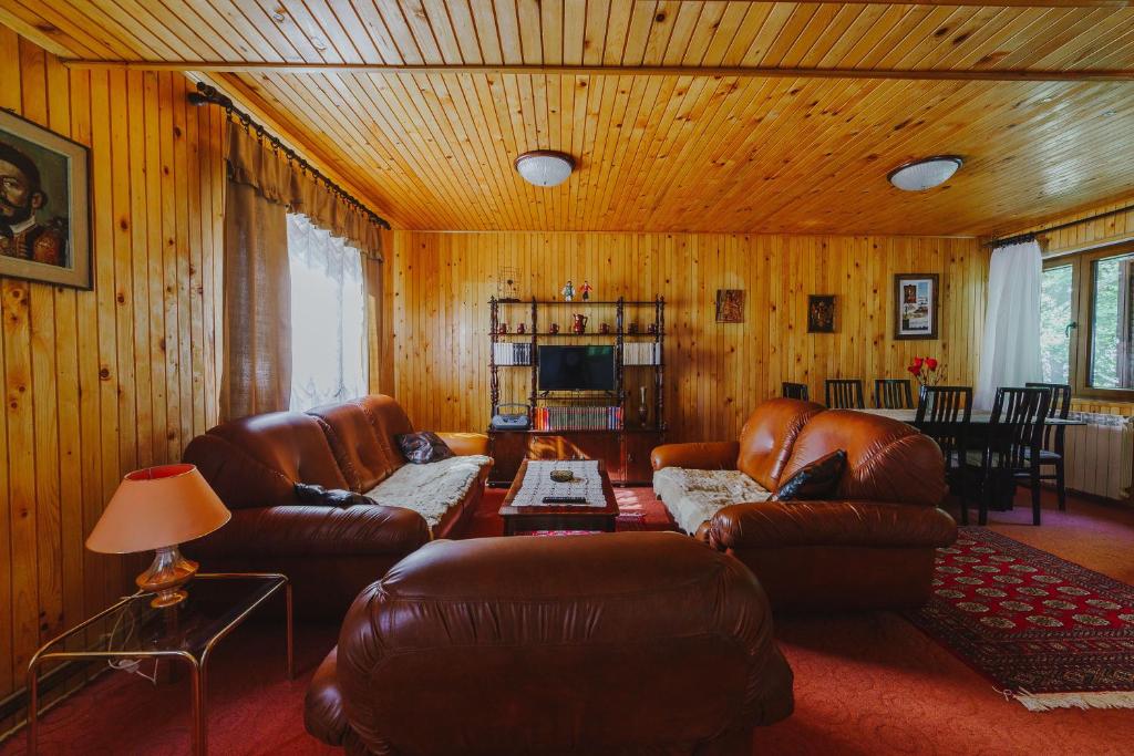 Highlander's House - 5
