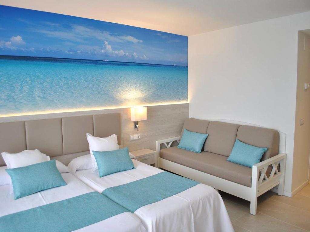 Aparthotel y Hotel Paguera Beach — Hotel rooms in Peguera, Balearic Islands