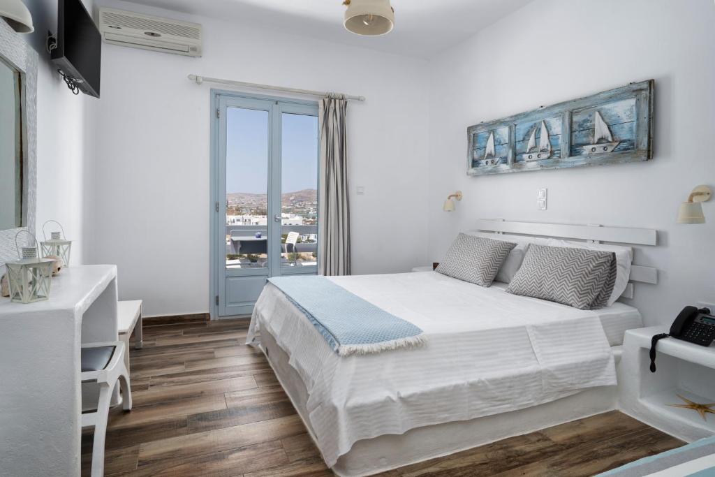 Hotel Iris — Hotel in Paros Island