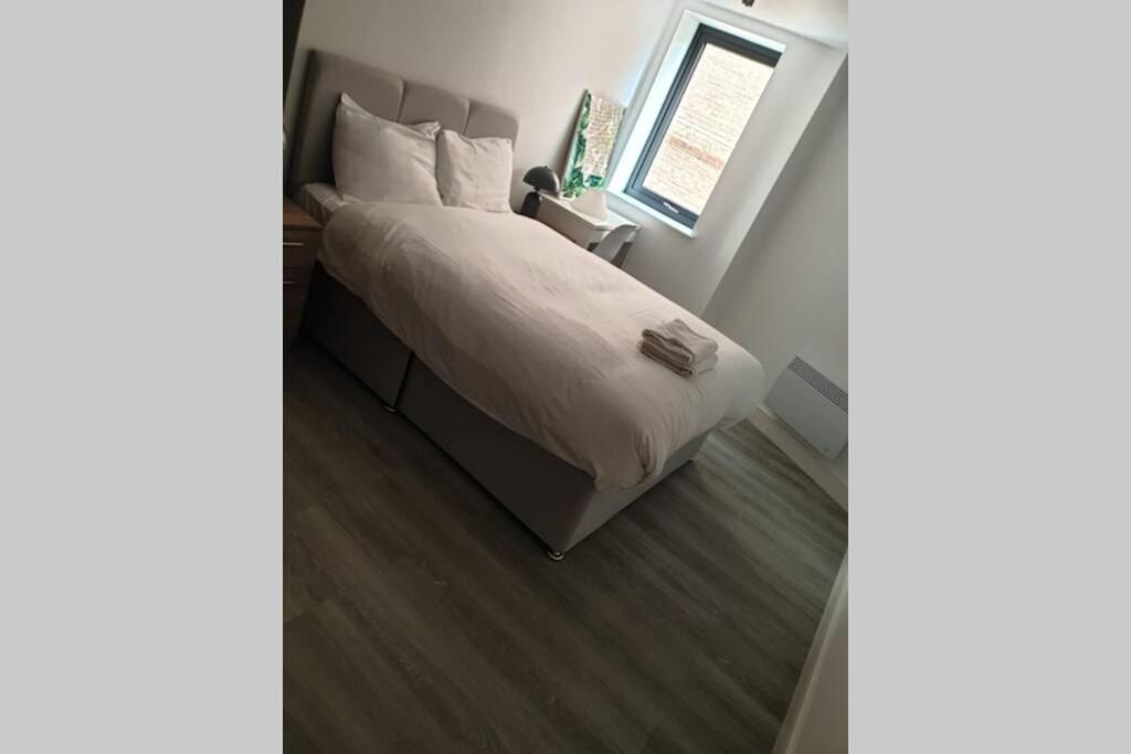 2 bedroom, 2 bathroom, New Apartment Watford Town Centre photo