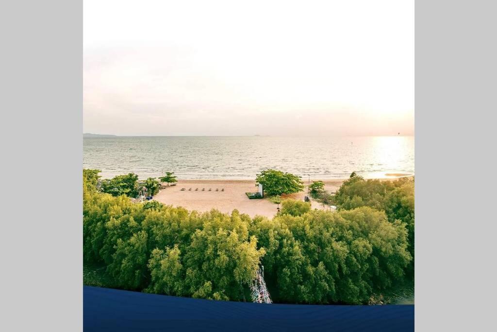 Grand florida Poolview-1BR-Step to jomtien beach photo