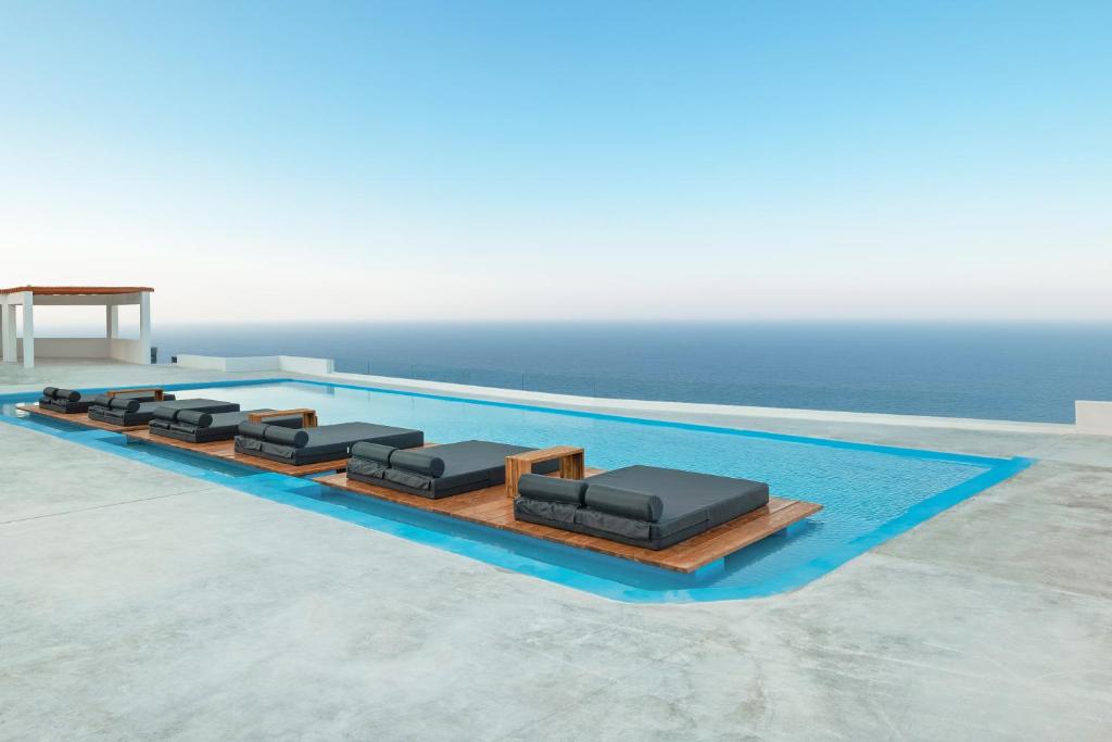 Oyster Luxury Suites photo