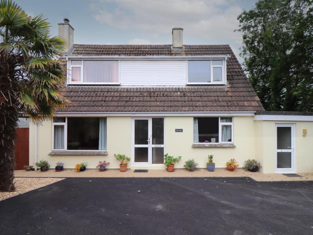 Pencoys, Helston