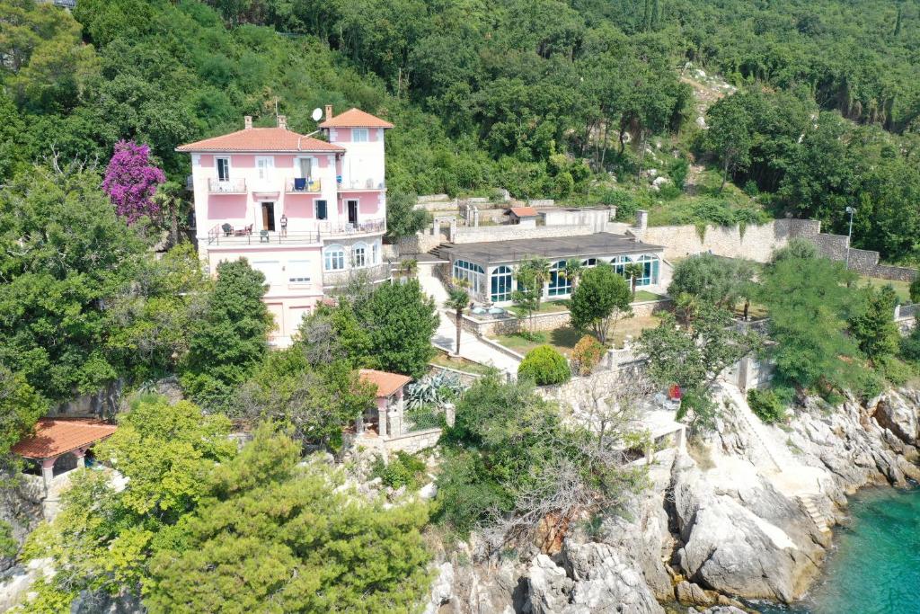 VILLA BISER, Mošćenička Draga