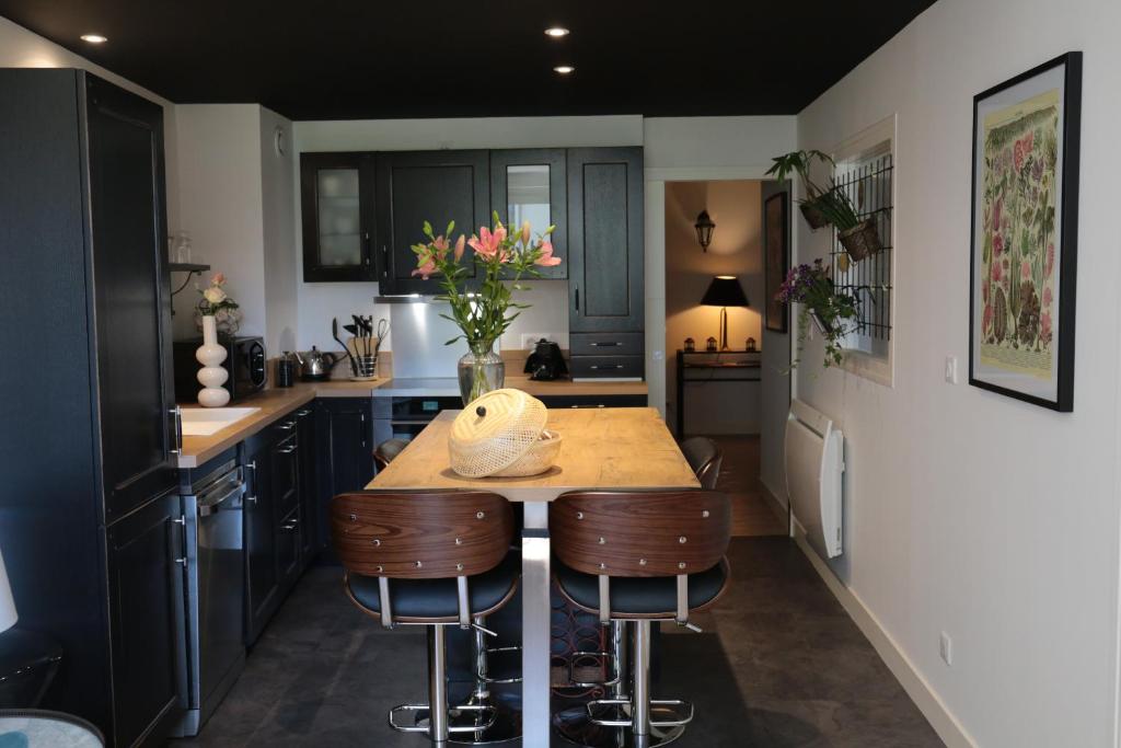 Le Floreal, great quiet appt in very town center, Tours