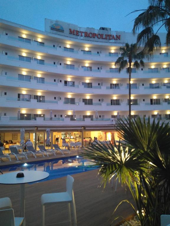 Hotel Metropolitan Playa 3 Sup — Hotel building in Playa de Palma, Balearic Islands