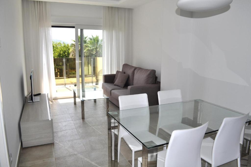 Green 12, 1 dormitorio, Oliva Nova, by Bookindenia - 5
