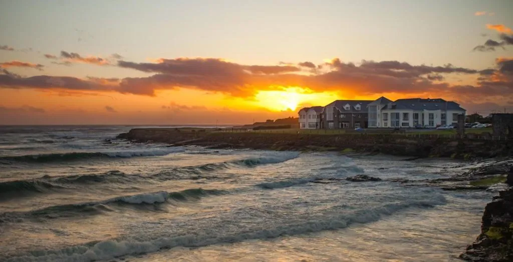 Armada Hotel, hotel in Spanish Point