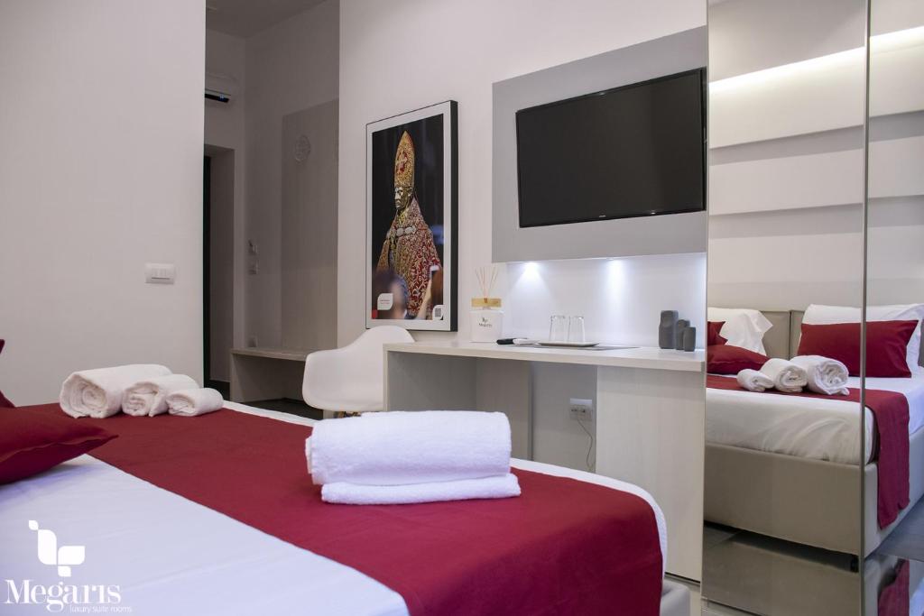 Megaris Luxury Suite Rooms - 3