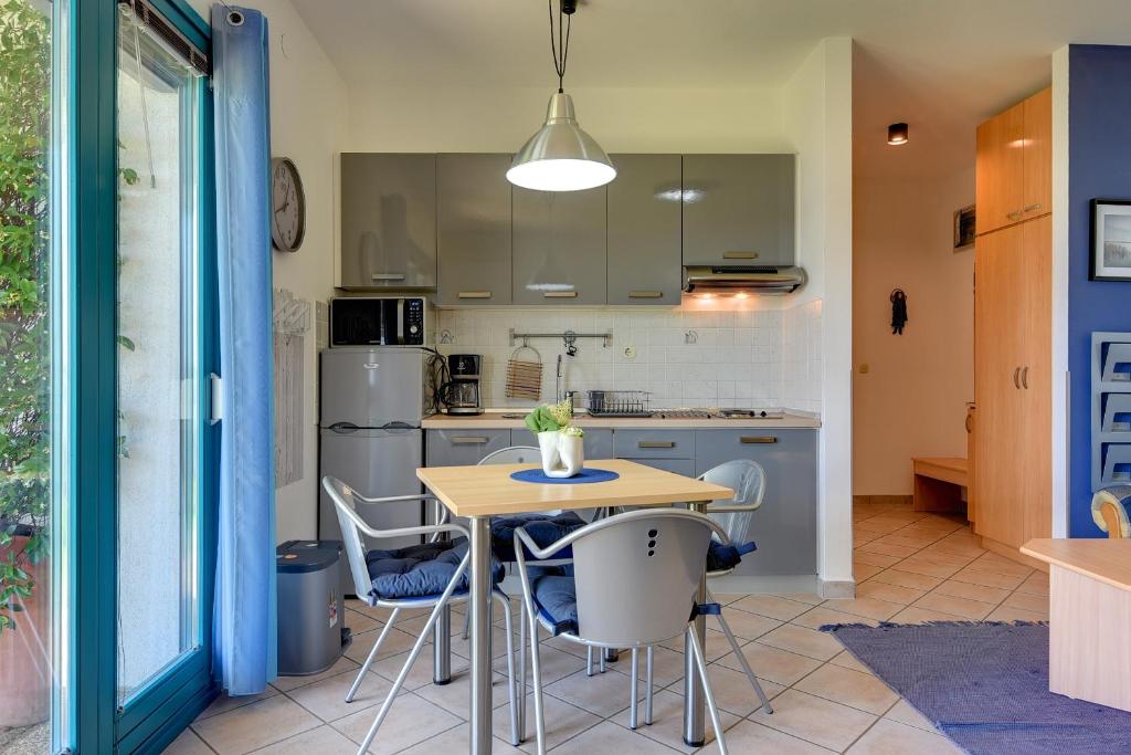 Apartments Villa Ana photo