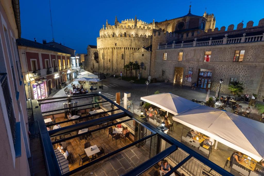Hostal Restaurante Puerta del Alcazar photo