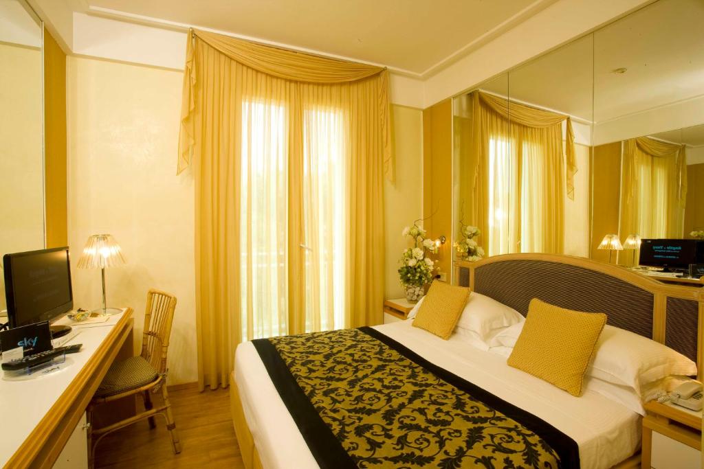 Hotel Roma - 2