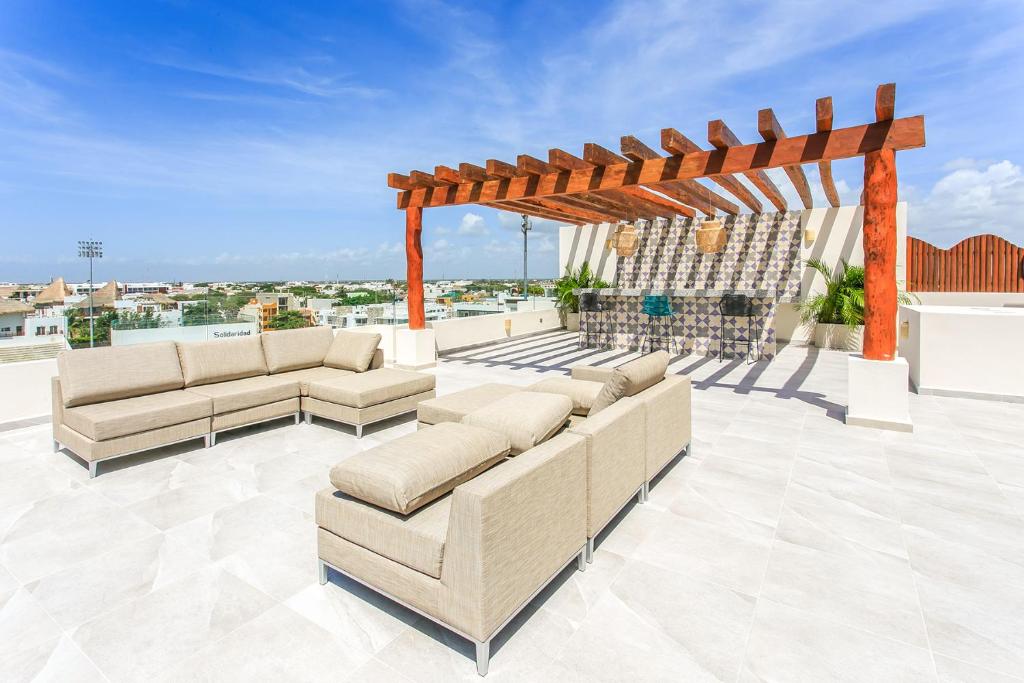 Stunning Marea with Stellar Oceanview Rooftop Pool! - 2
