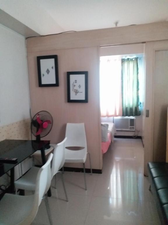 Sea residences LC's place — Hotel in Manila