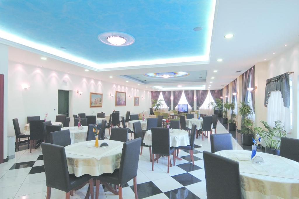 Hotel Platon — Hotel in Athens