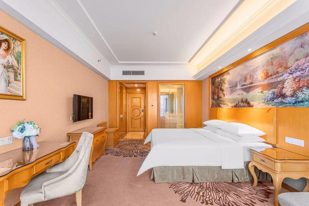 Vienna Hotel Foshan West Station Shishan Luo Village photo