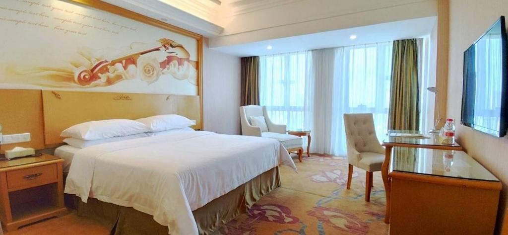 Vienna Hotel Dongguan Shatian Humen Port photo