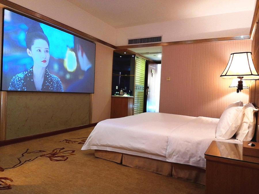 Vienna Hotel Zhanjiang Haibin Avenue Jinsha Bay photo