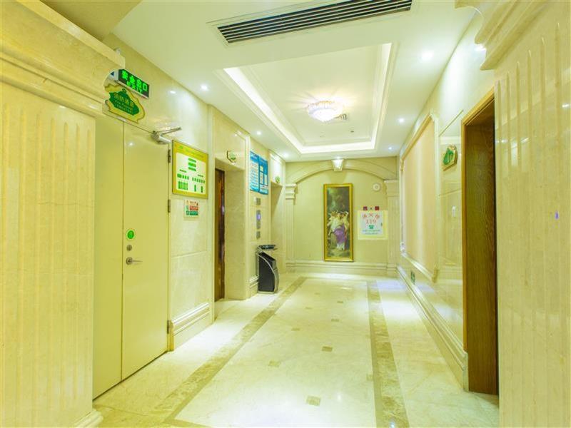 Vienna Hotel Zhanjiang Haibin Avenue Jinsha Bay photo