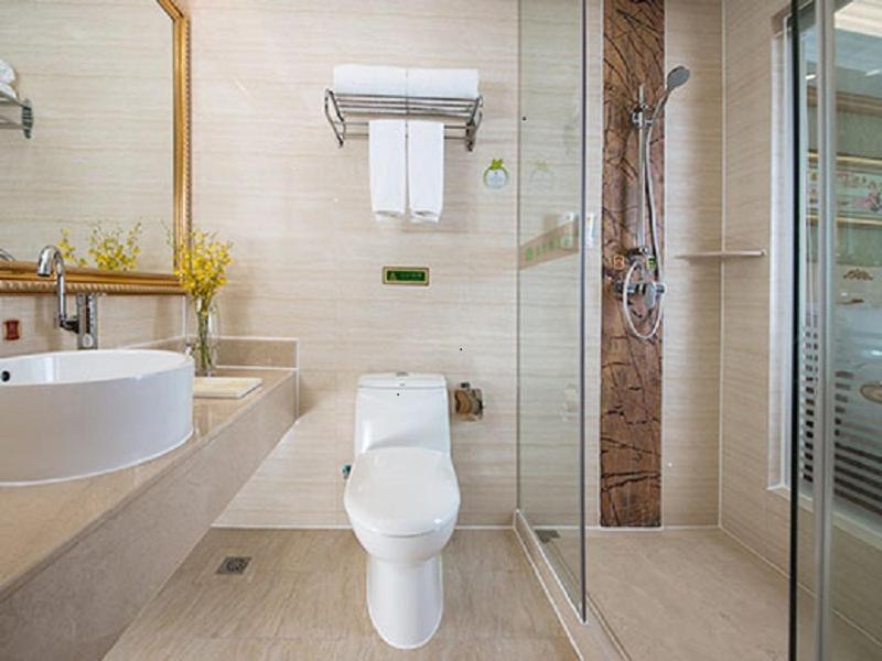 Vienna Hotel Dongguan Shatian Humen Port photo