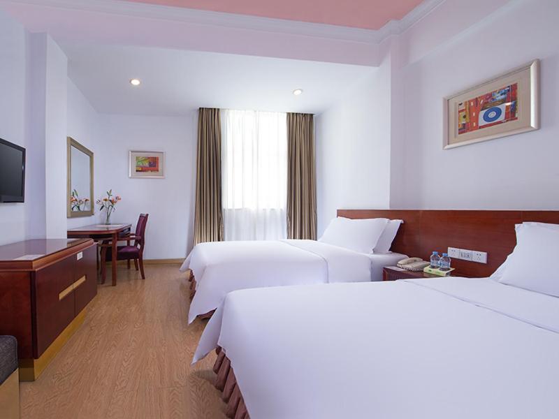 Vienna 3 Best Hotel Foshan CCTV Nanhai Movie Town photo