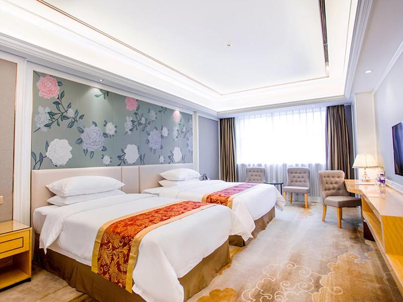 Vienna International Hotel Hangzhou South Railway Station — Hotel in Hangzhou