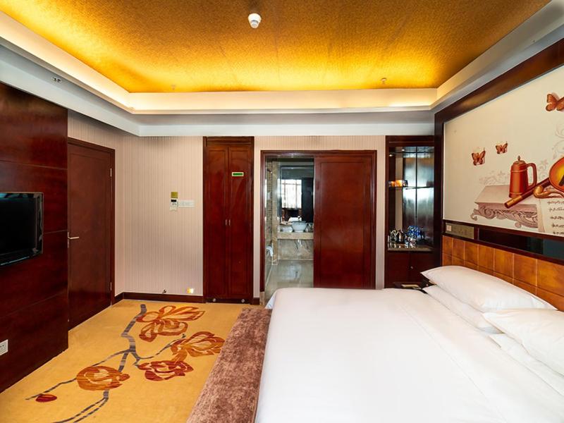 Vienna Hotel Zhaoqing Qixingyanpaifang — Hotel in Zhaoqing