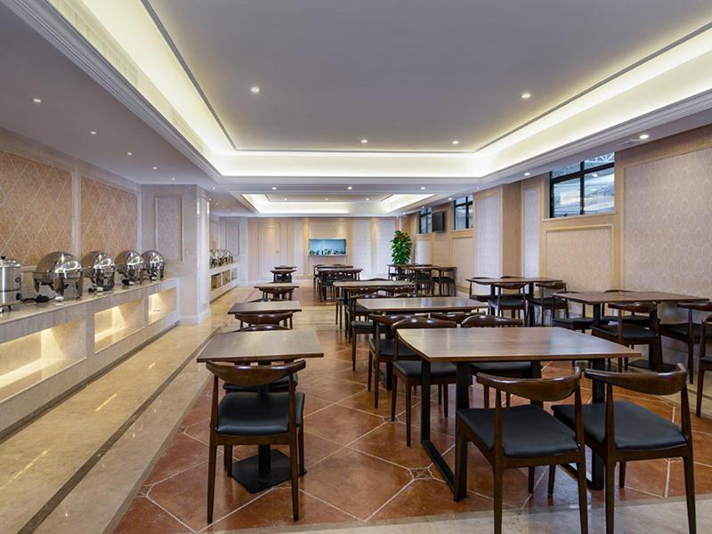 Vienna International Hotel Dongguan Shilonghuixing Business Central photo
