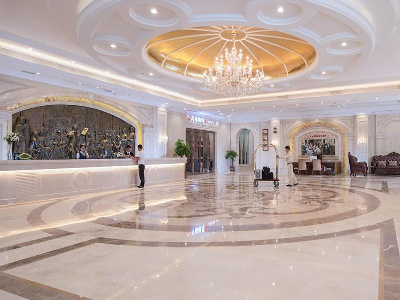Vienna International Hotel Maoming Xinyi Xinshang Road photo