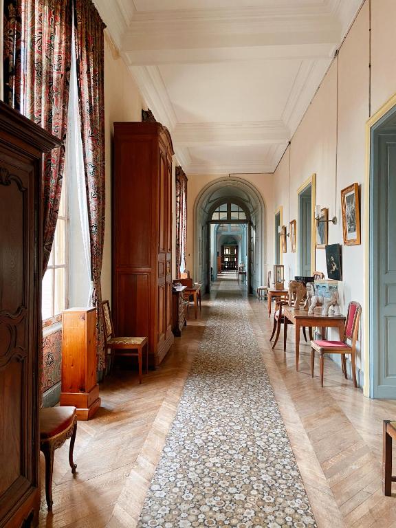 Villersexel Castle photo