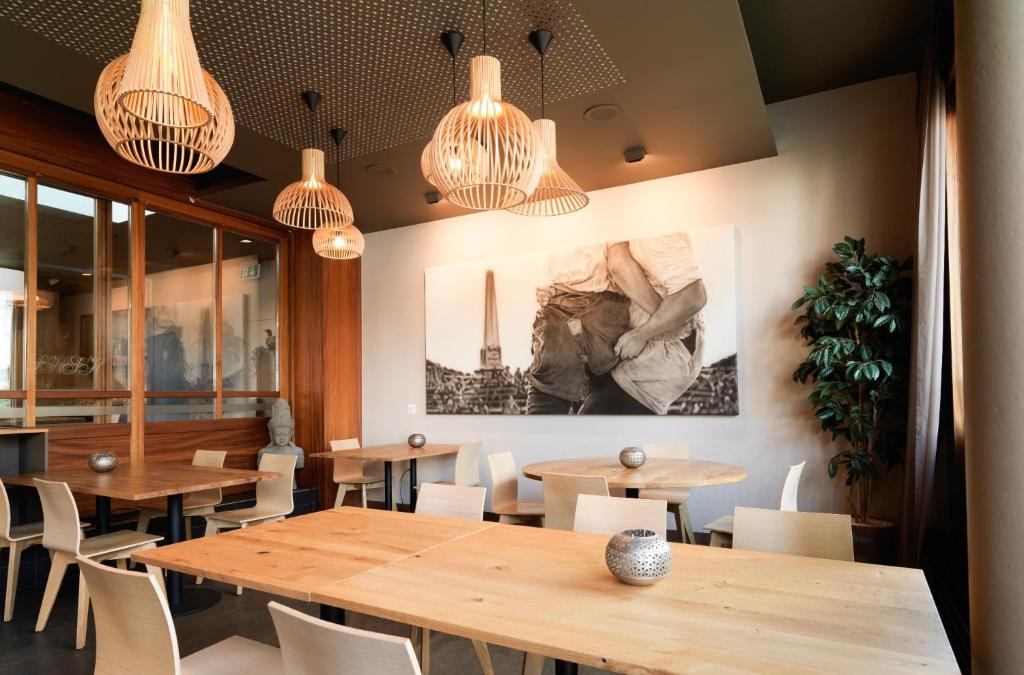 อาหารและเครื่องดื่ม