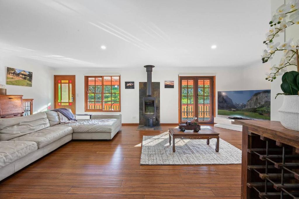 Pet Friendly Farm Stay in heart of the Tilba village