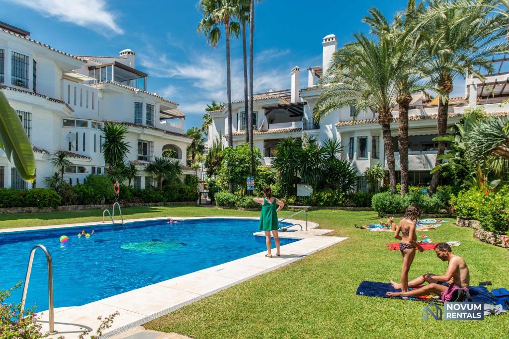Spacious Penthouse in Los Naranjos - Up to 6 GUESTS! - 2