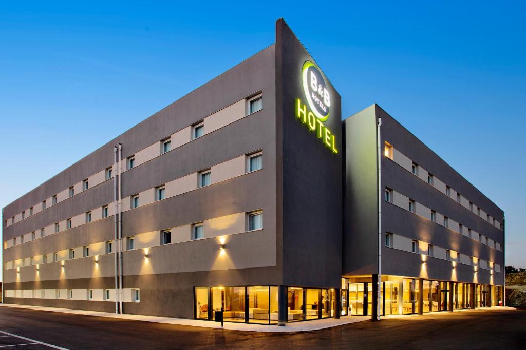 B&B HOTEL Porto Expo Aeroporto photo