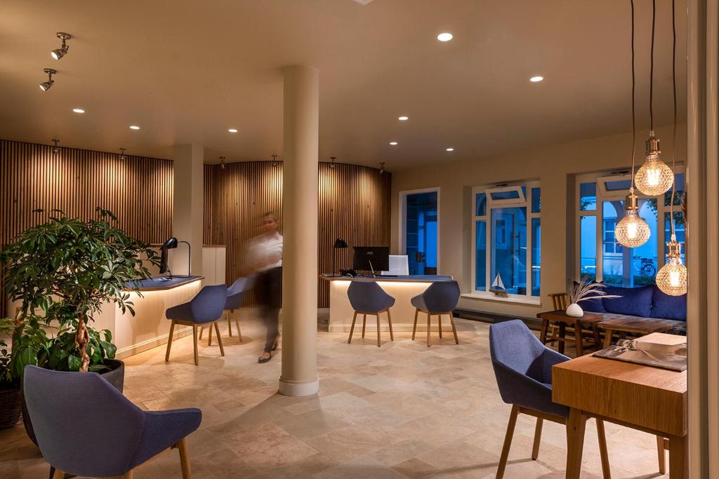 Lobby, LOEV - VELA Hotels in Ostseebad Binz