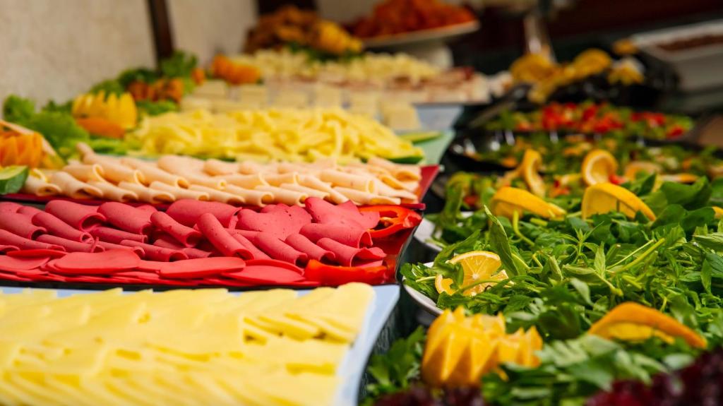 อาหารและเครื่องดื่ม