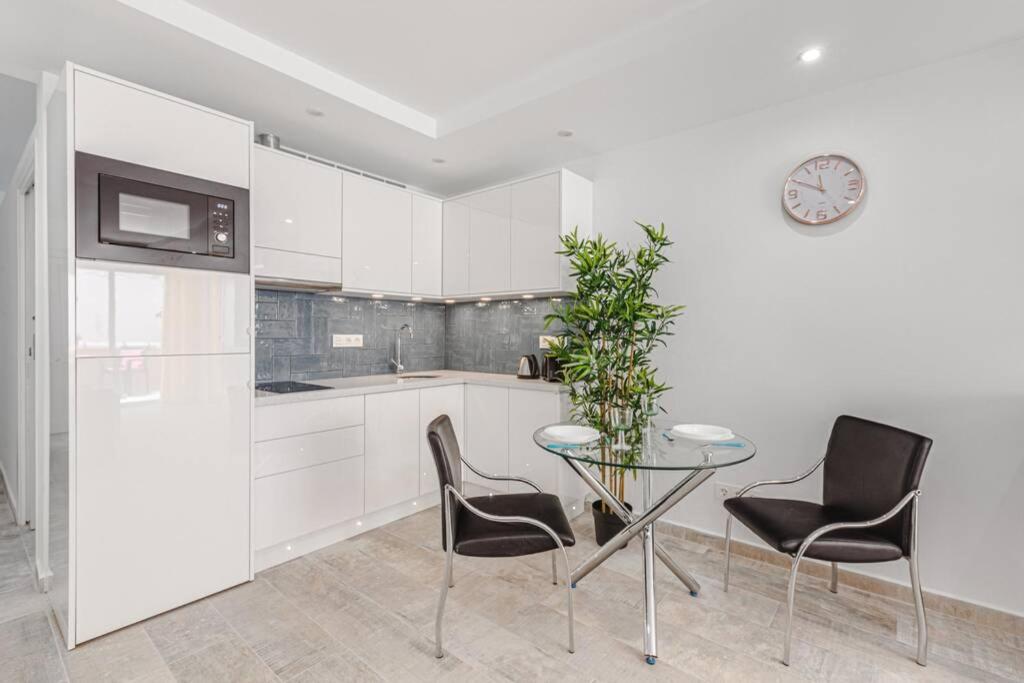Tenerife Royal Gardens One Bedroom Apartment - 3