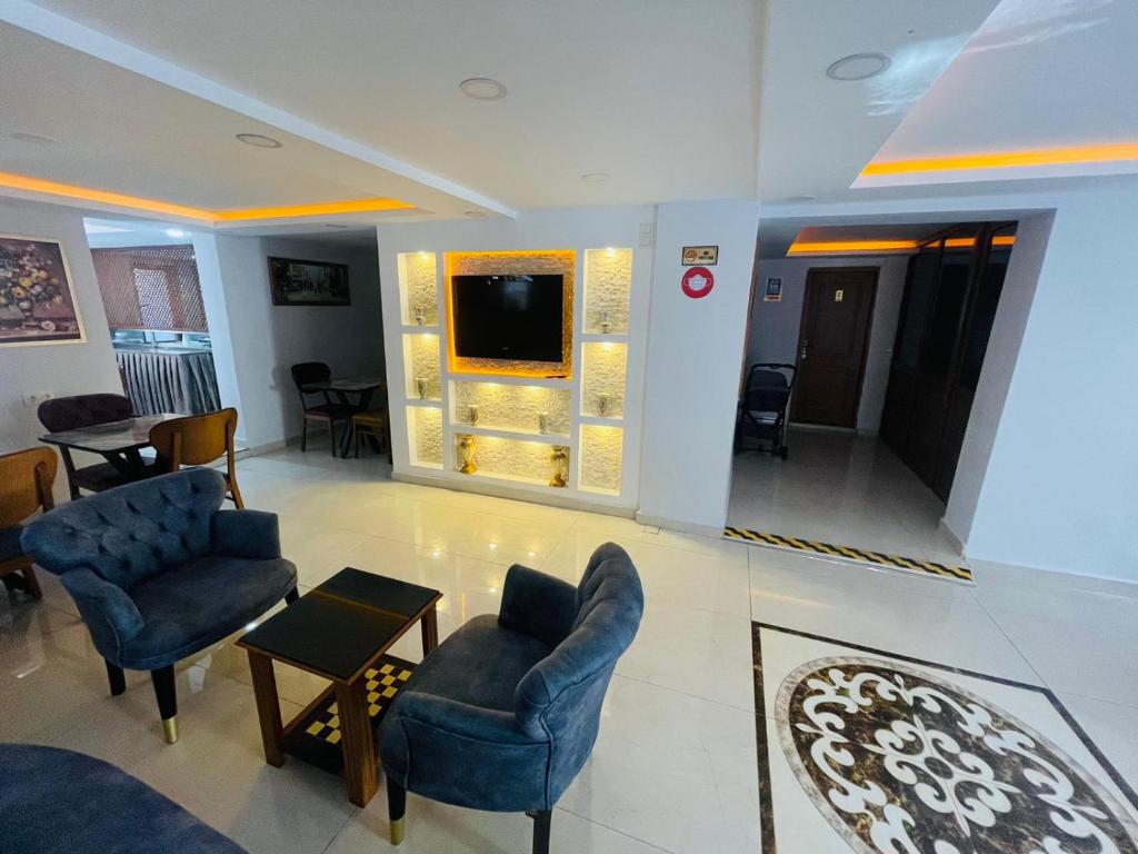 Hotel New House photo
