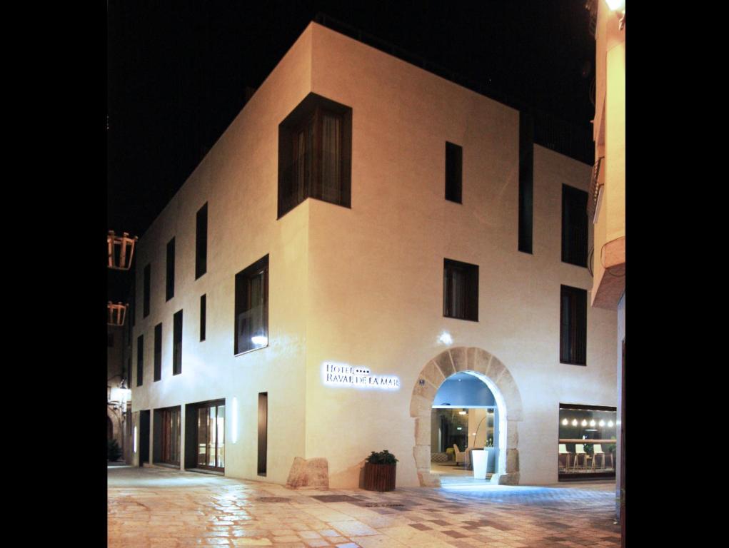Hotel Raval de la Mar — Hotel in Salou