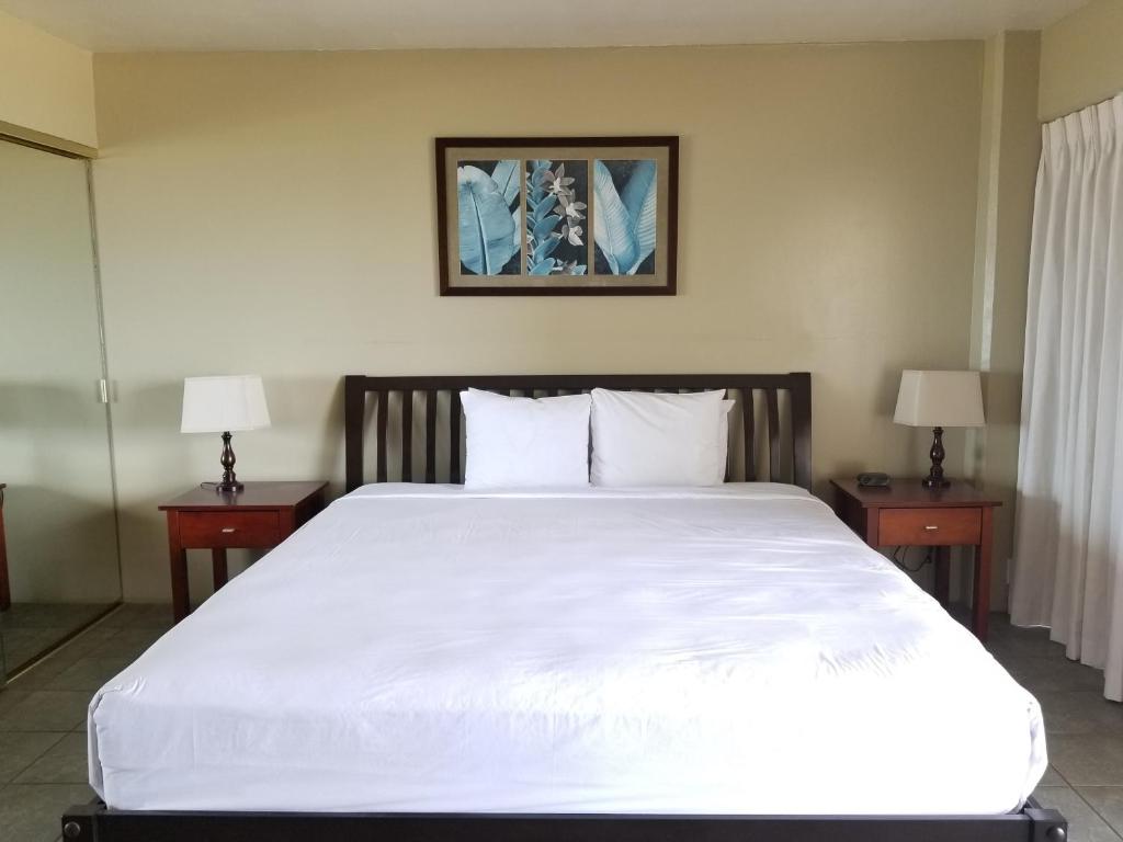 Ilikai Tower One Bedroom Lagoon View Waikiki Condos with Lanai & Free Wifi photo