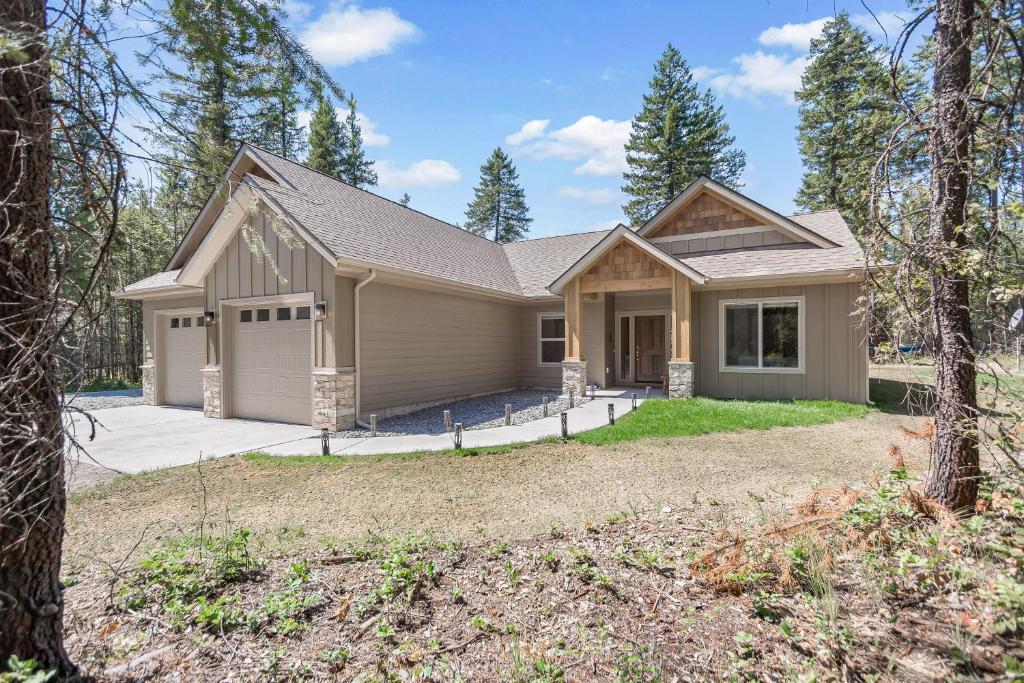 The Lazy Bear, Priest River