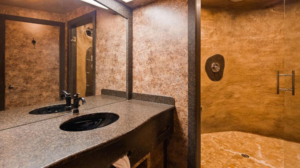 Best Western Designer Inn And Suites Photo 34