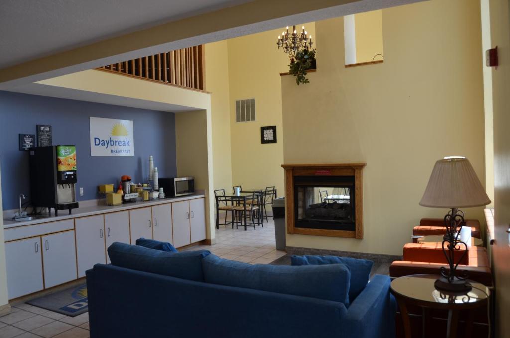 Days Inn by Wyndham Torrey Capital Reef photo