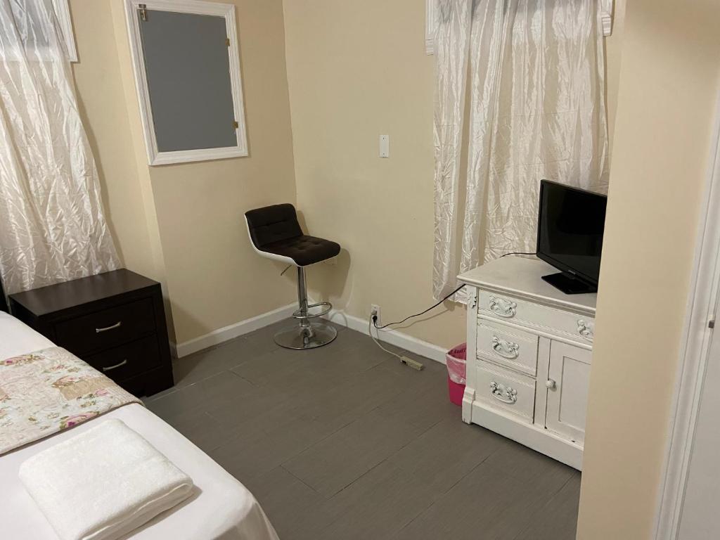 A Private Room in Queens photo