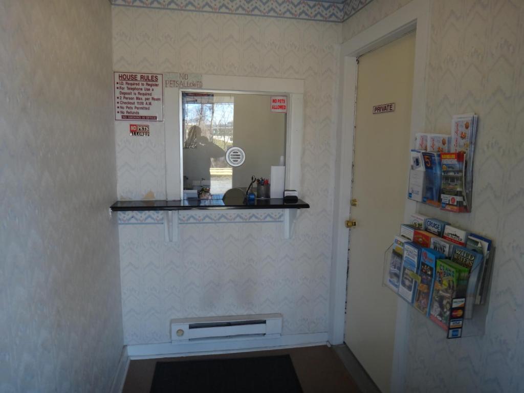 Budget Motor Inn- Mahopac photo