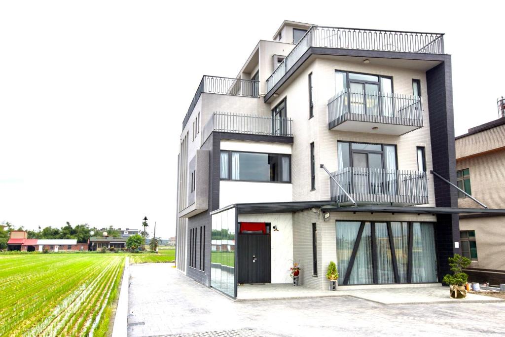 河沿悅舍ZW朋友同學聚會推薦l獎勵旅遊宜蘭包棟l家庭親子民宿l烤肉麻將浴缸戲水池, Zhuangwei