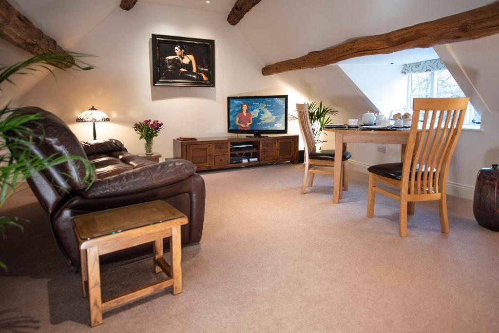 Neroli River View Apartment, Bourton-on-the-Water