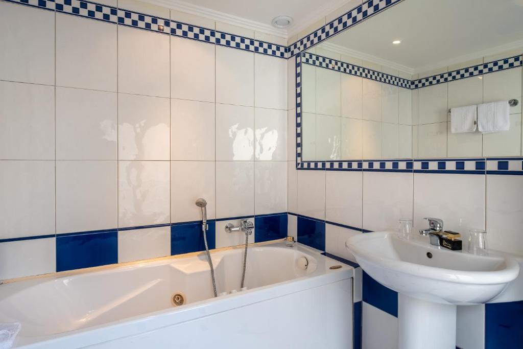 Hotel London Photo 3