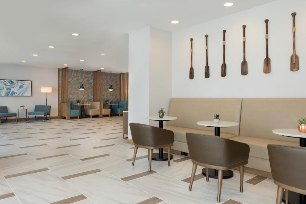 Holiday Inn Hotel & Suites Ocean City photo